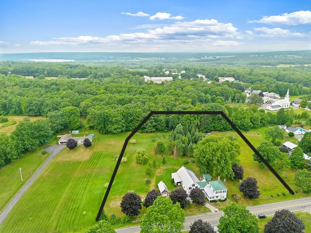 31 Hussey Road Albion ME 04910