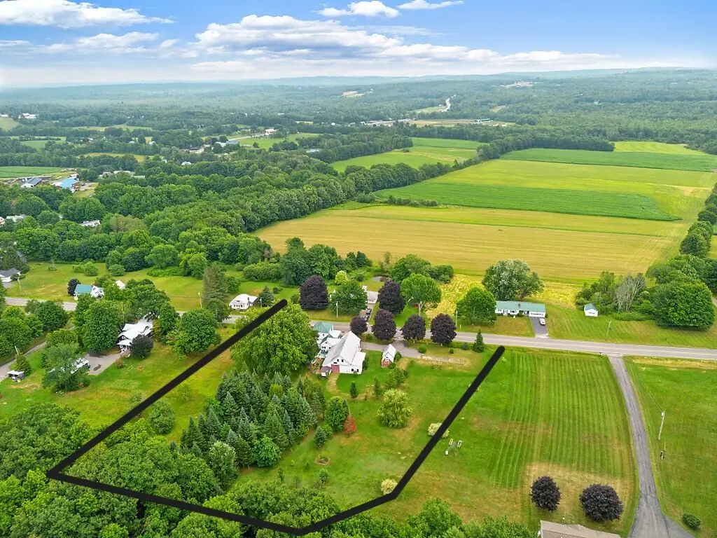 31 Hussey Road Albion ME 04910