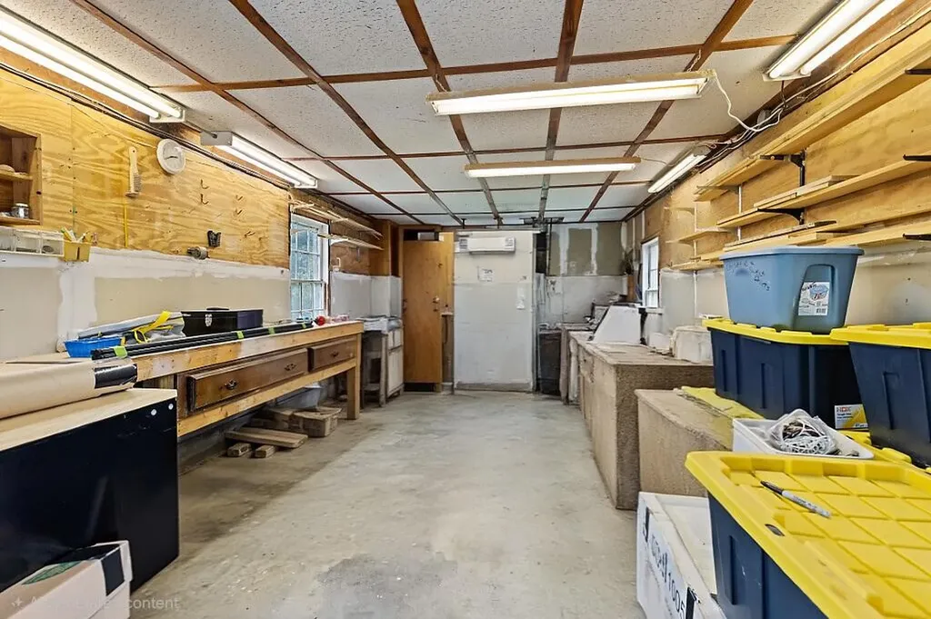 31 Hussey Road Albion ME 04910