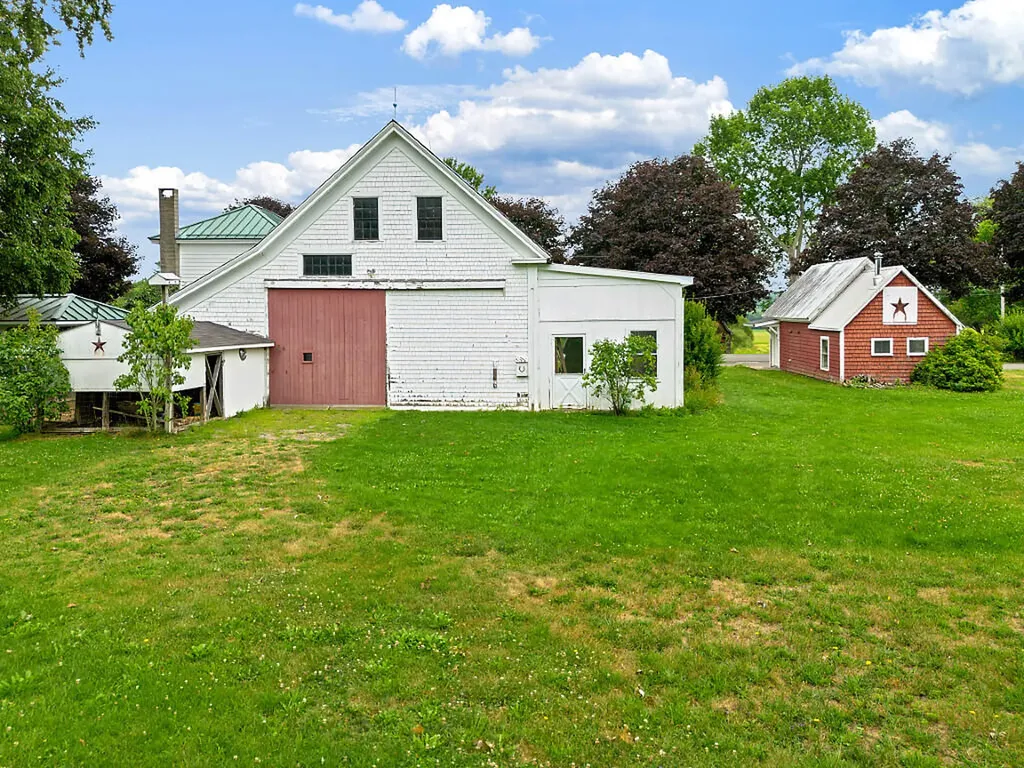 31 Hussey Road Albion ME 04910