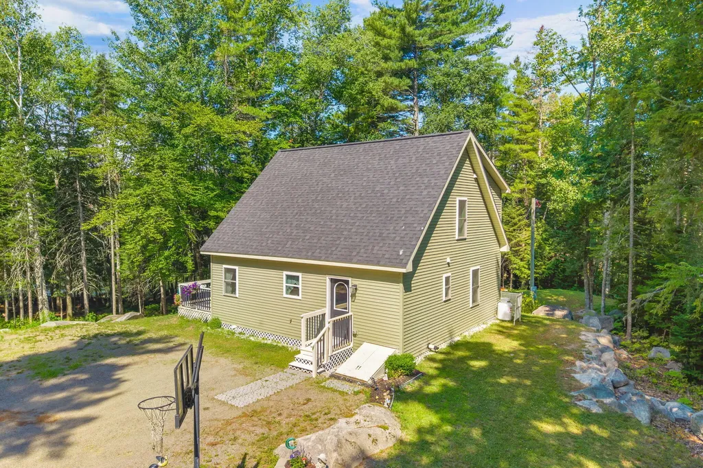 291 White Point Estates Road Lincoln ME 04457