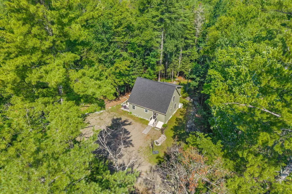 291 White Point Estates Road Lincoln ME 04457
