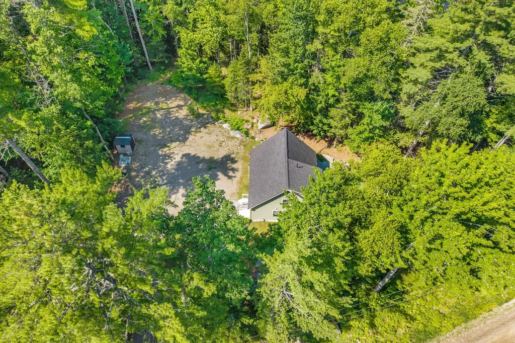 291 White Point Estates Road Lincoln ME 04457
