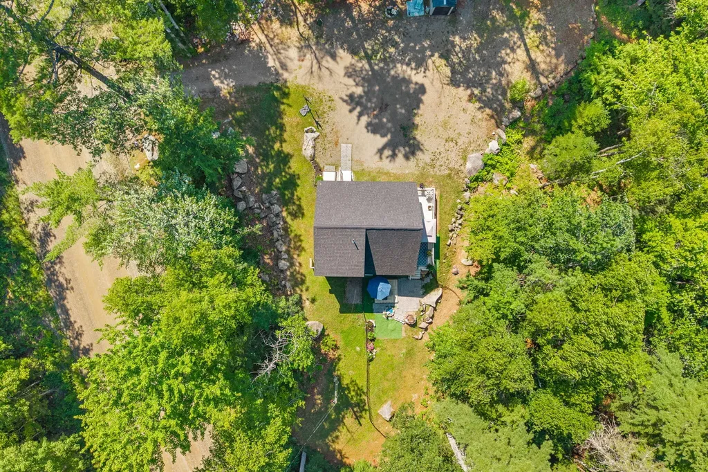 291 White Point Estates Road Lincoln ME 04457