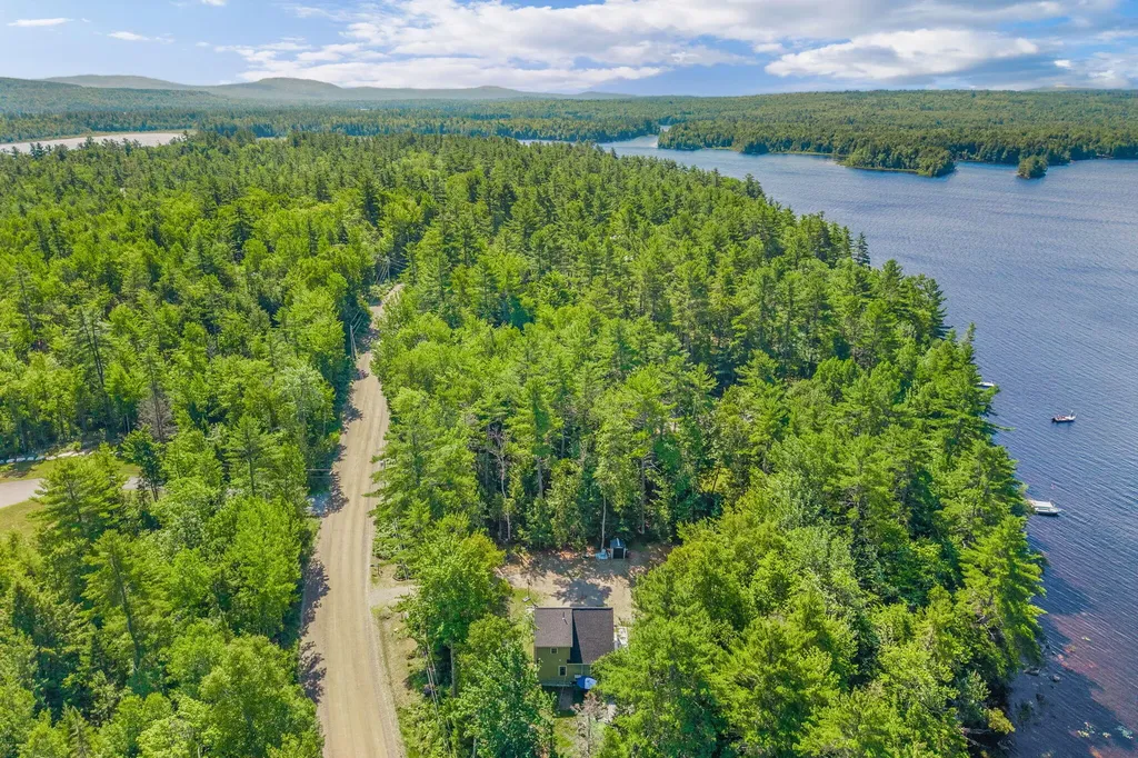 291 White Point Estates Road Lincoln ME 04457