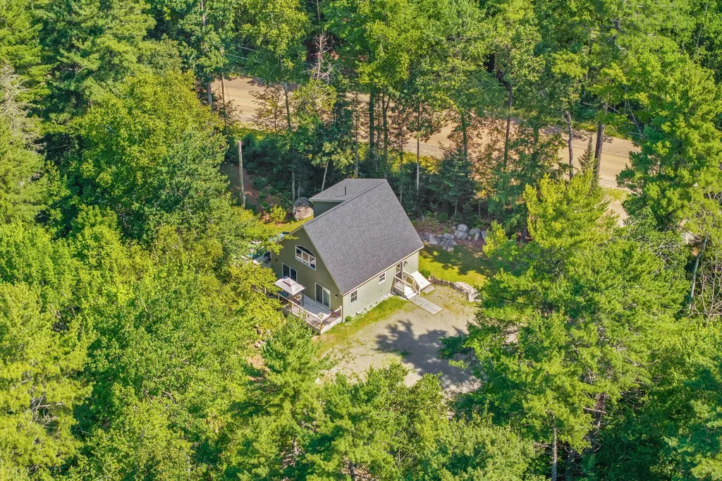 291 White Point Estates Road Lincoln ME 04457