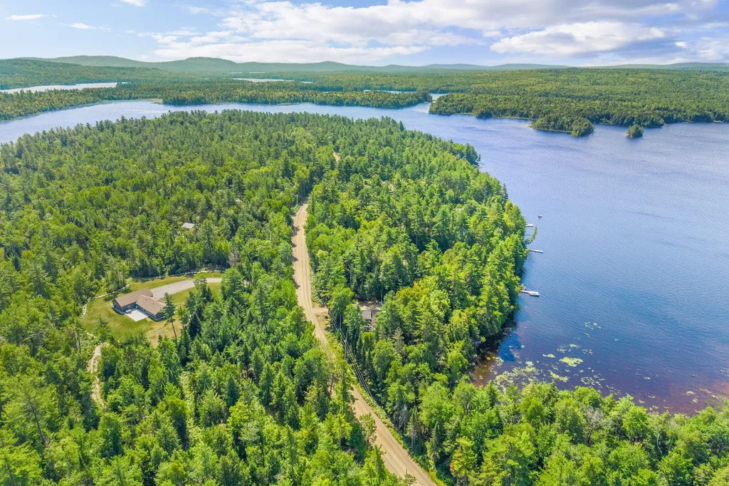 291 White Point Estates Road Lincoln ME 04457