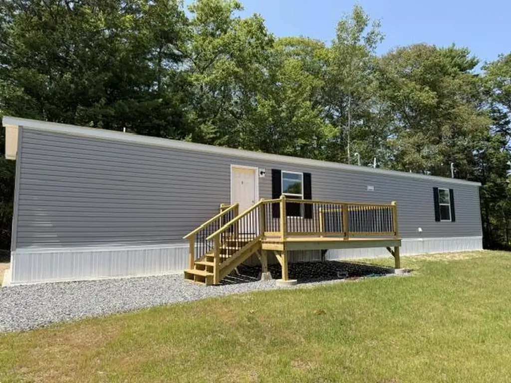 17 Bay Woods Road Bristol ME 04539