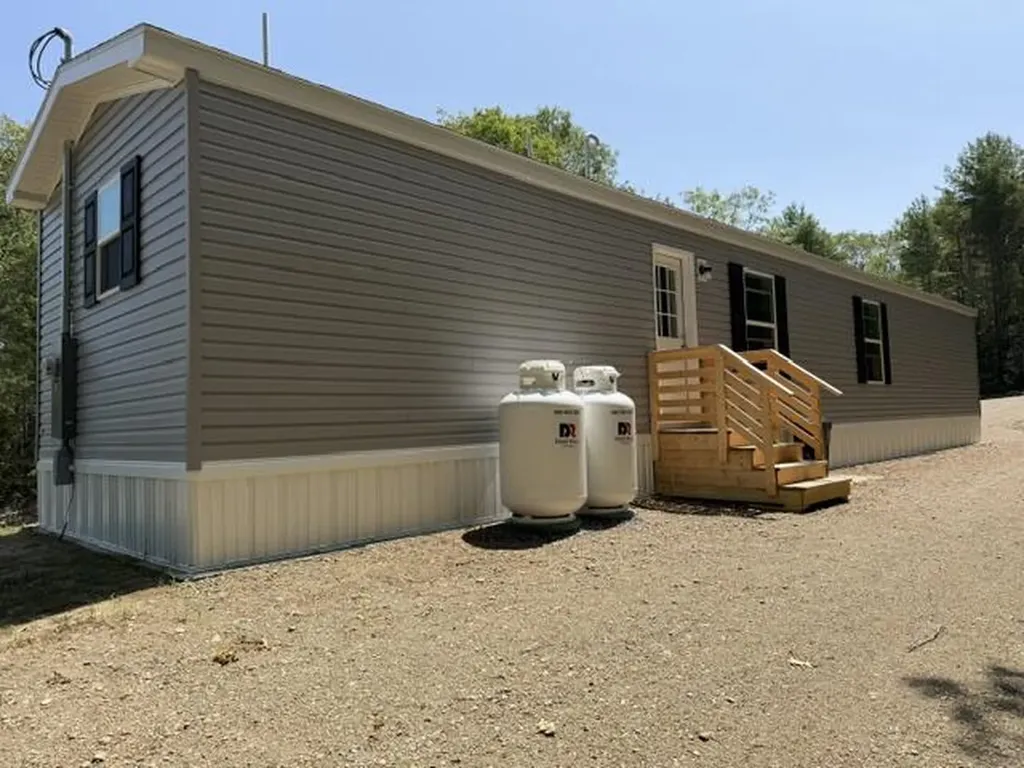 17 Bay Woods Road Bristol ME 04539