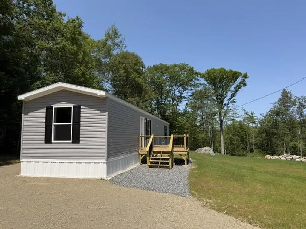 17 Bay Woods Road Bristol ME 04539