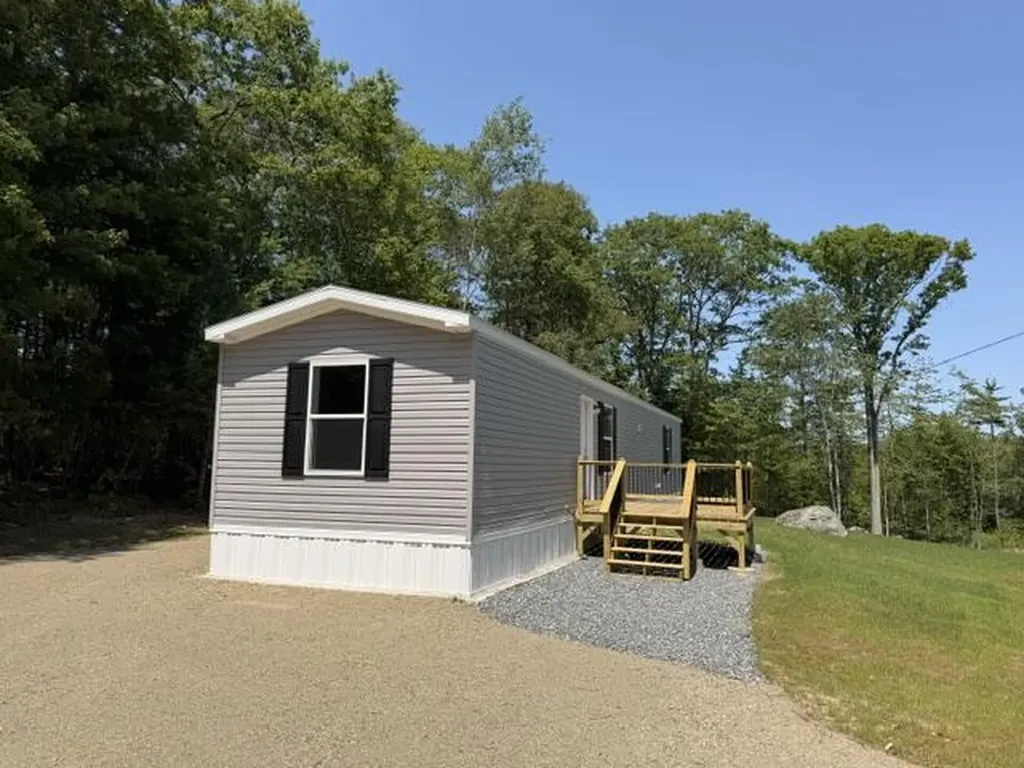 17 Bay Woods Road Bristol ME 04539