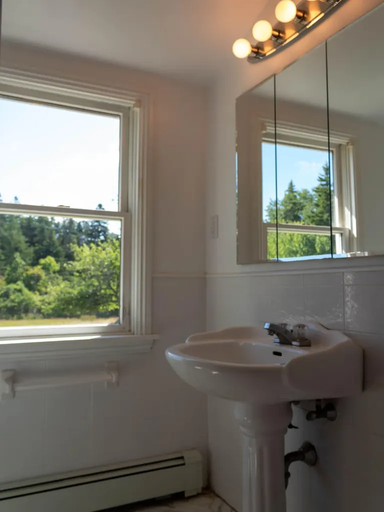 60 Pequot Road Vinalhaven ME 04863