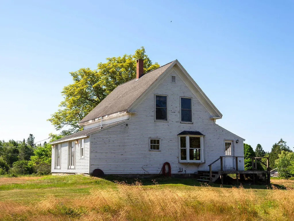 60 Pequot Road Vinalhaven ME 04863