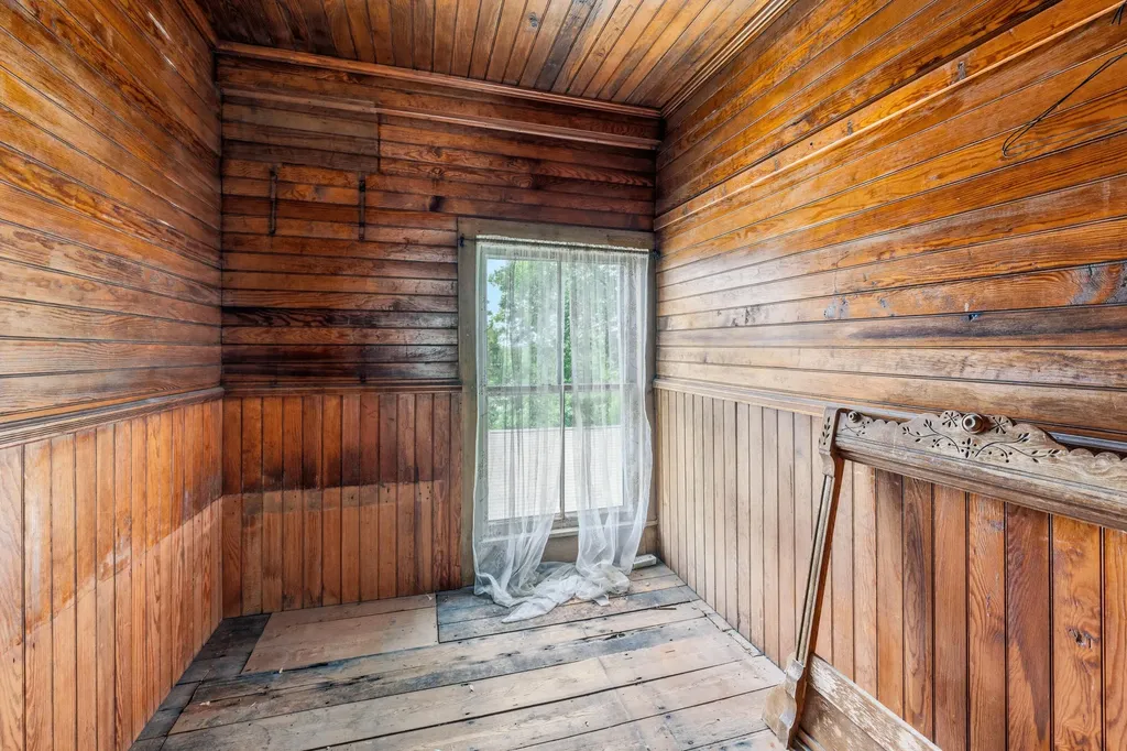 24 Old Route One Waldoboro ME 04572