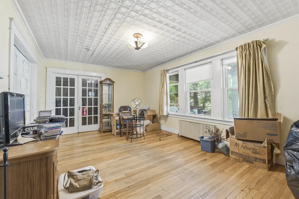28 Davenport Street Augusta ME 04330