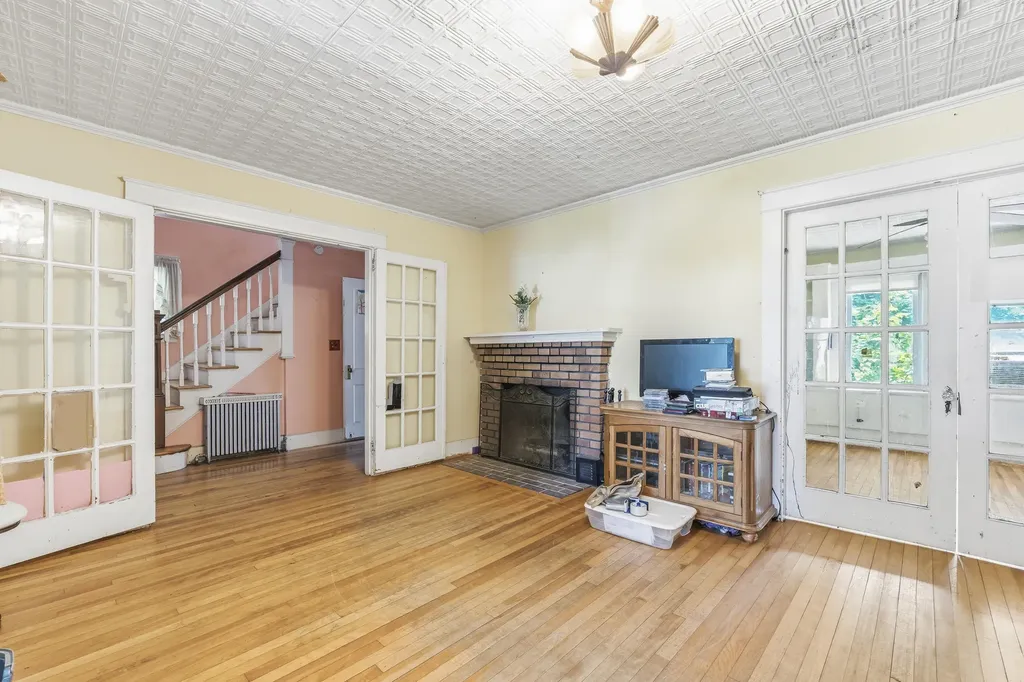 28 Davenport Street Augusta ME 04330