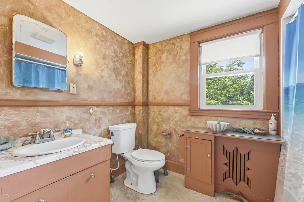 28 Davenport Street Augusta ME 04330