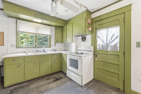 28 Davenport Street Augusta ME 04330