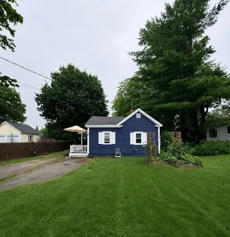 10 Douglas Street Lisbon ME 04252