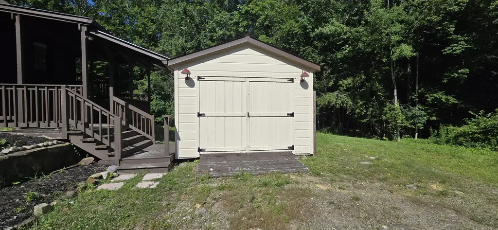 172 Turkey Lane Winthrop ME 04364