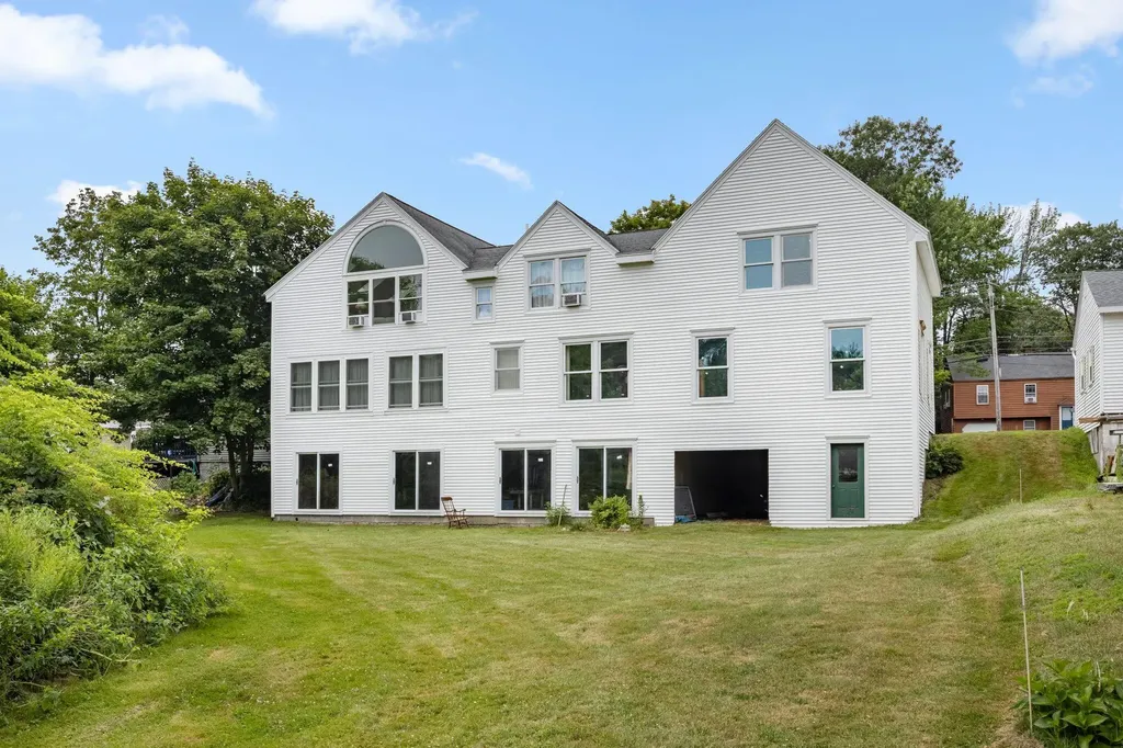 404 Ocean Street South Portland ME 04106
