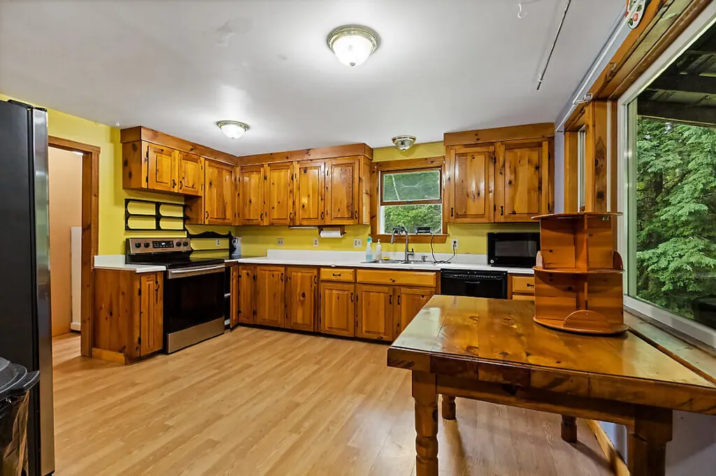 15 Cousins Road Albion ME 04910