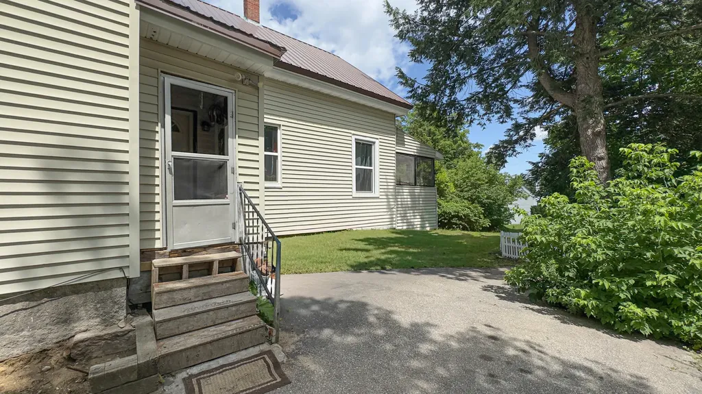 12 Walker Street Bridgton ME 04009