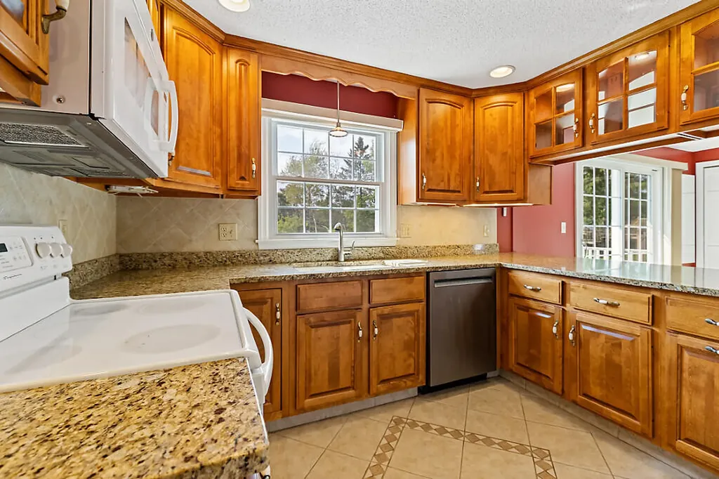 21 Eaton Drive Waterville ME 04901