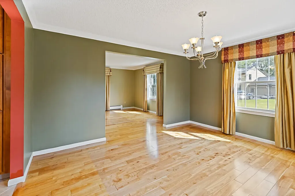 21 Eaton Drive Waterville ME 04901