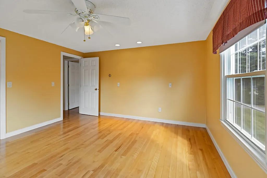 21 Eaton Drive Waterville ME 04901