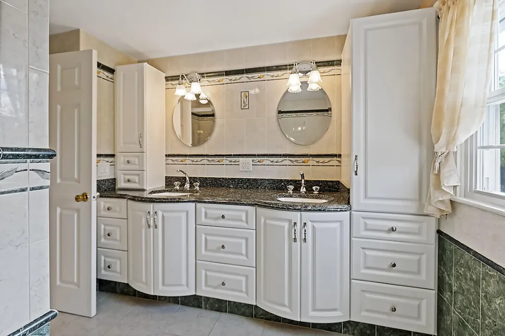 21 Eaton Drive Waterville ME 04901