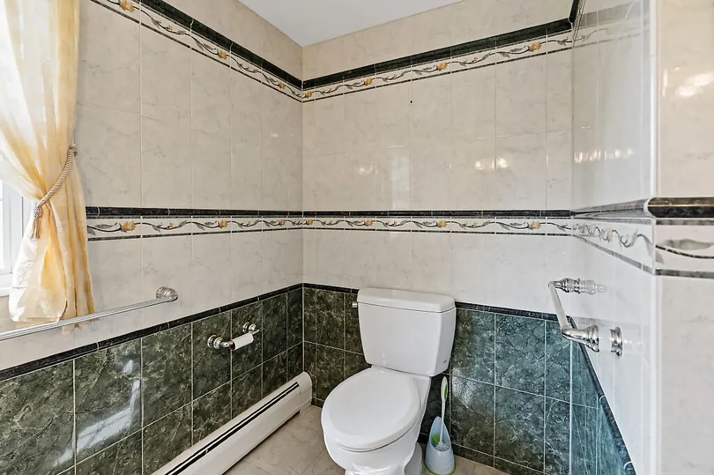 21 Eaton Drive Waterville ME 04901