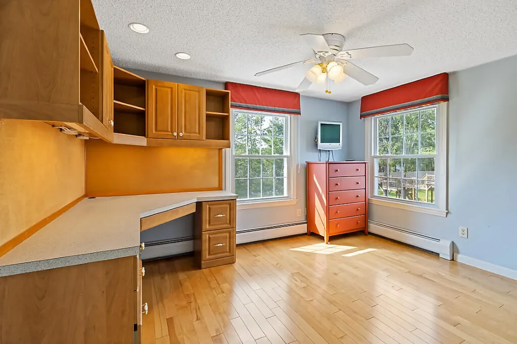 21 Eaton Drive Waterville ME 04901