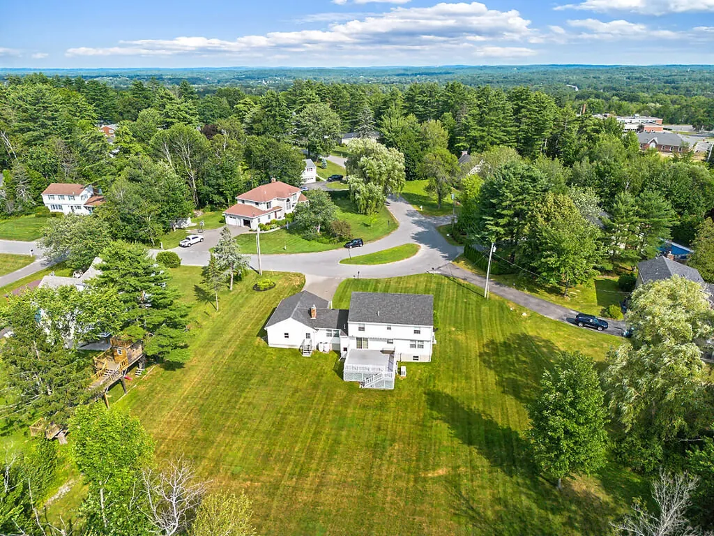 21 Eaton Drive Waterville ME 04901