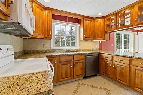 21 Eaton Drive Waterville ME 04901