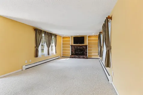 21 Eaton Drive Waterville ME 04901
