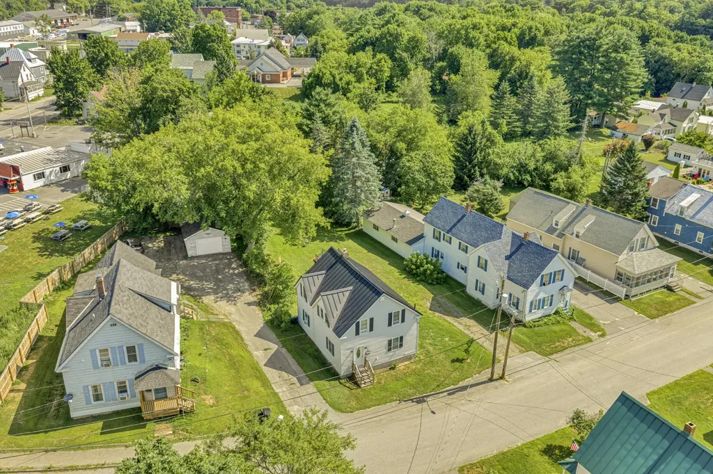 10 Pleasant Street Fairfield ME 04937