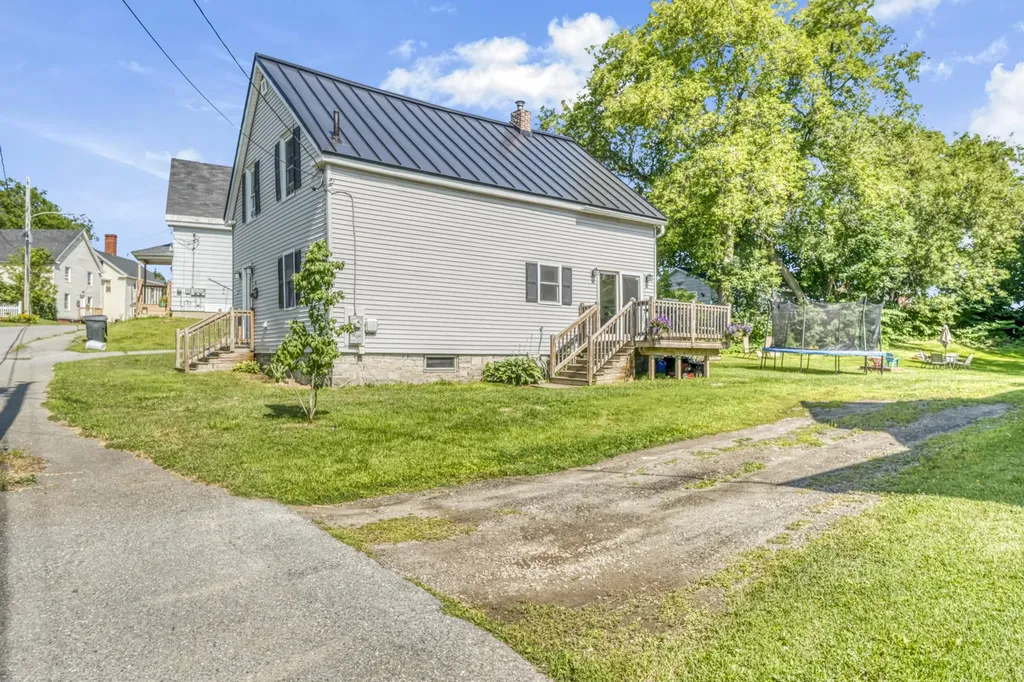 10 Pleasant Street Fairfield ME 04937