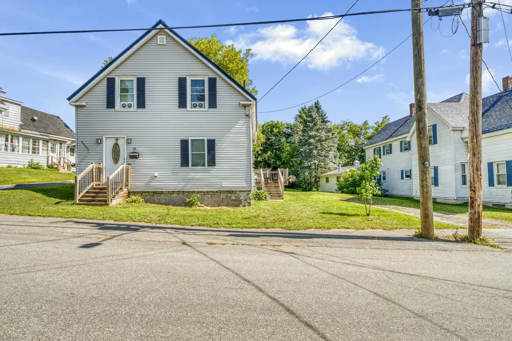 10 Pleasant Street Fairfield ME 04937