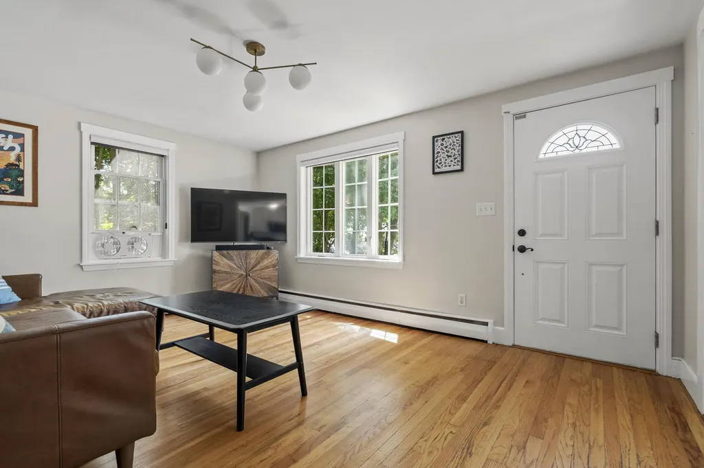 524 Cottage Road South Portland ME 04106