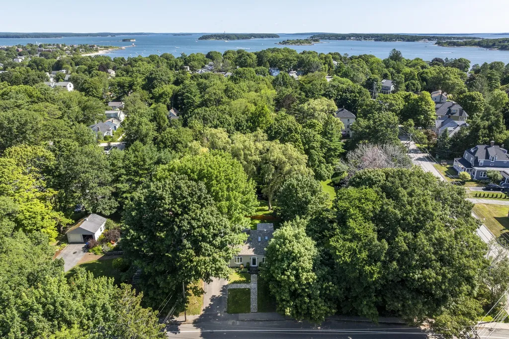 524 Cottage Road South Portland ME 04106