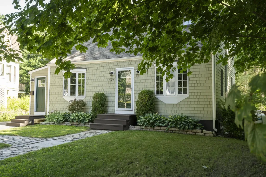 524 Cottage Road South Portland ME 04106