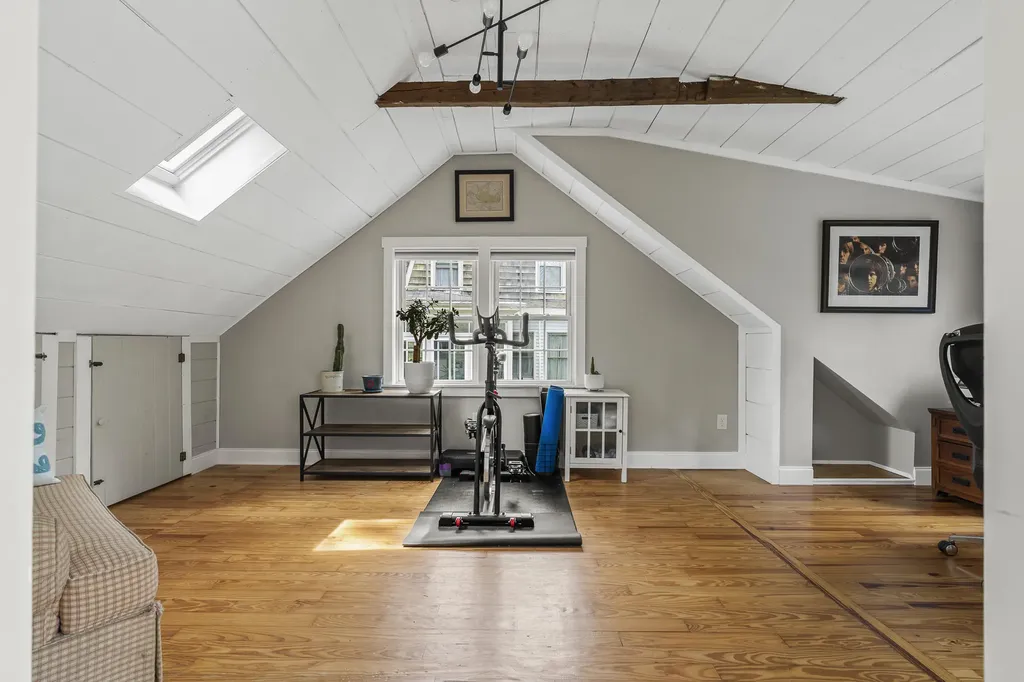 524 Cottage Road South Portland ME 04106