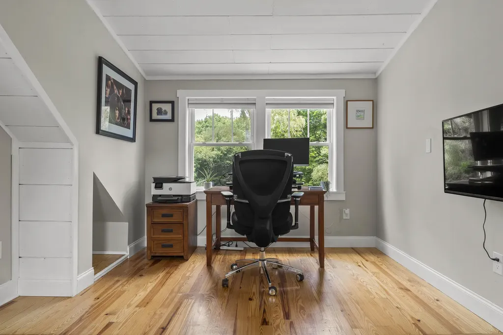 524 Cottage Road South Portland ME 04106