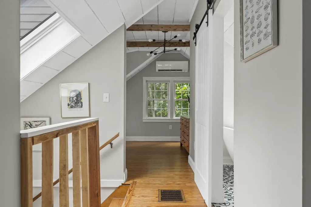 524 Cottage Road South Portland ME 04106