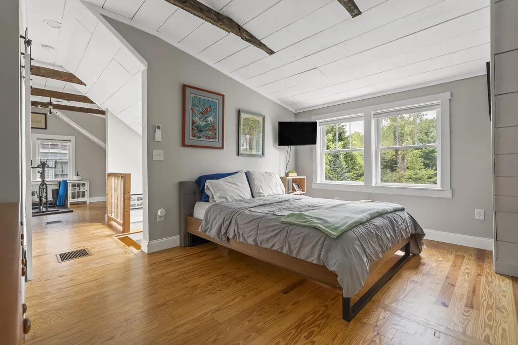 524 Cottage Road South Portland ME 04106