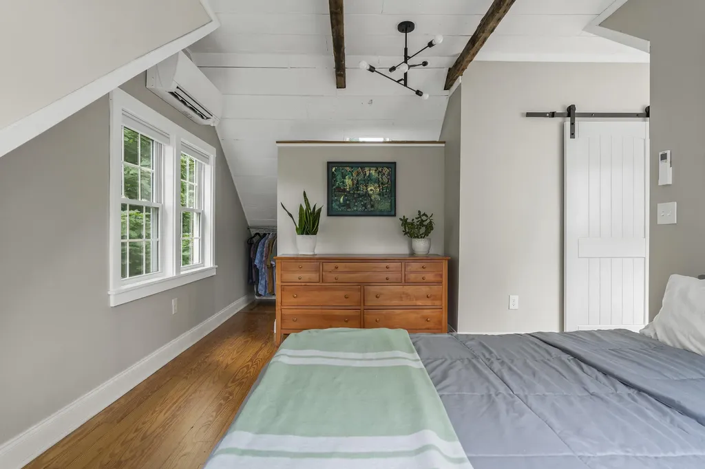 524 Cottage Road South Portland ME 04106