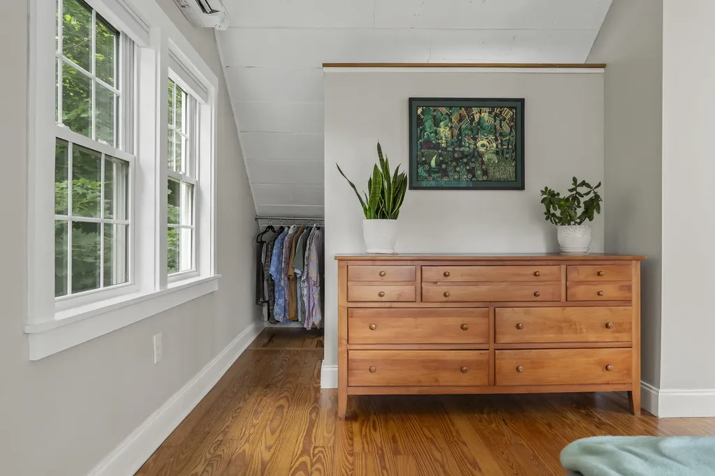 524 Cottage Road South Portland ME 04106