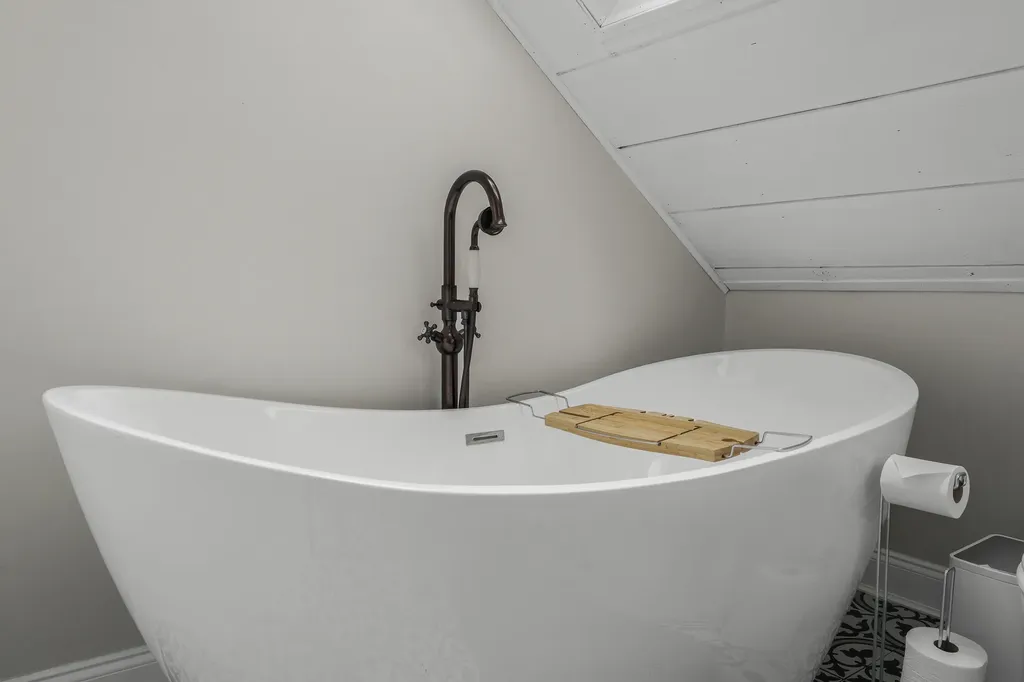 524 Cottage Road South Portland ME 04106