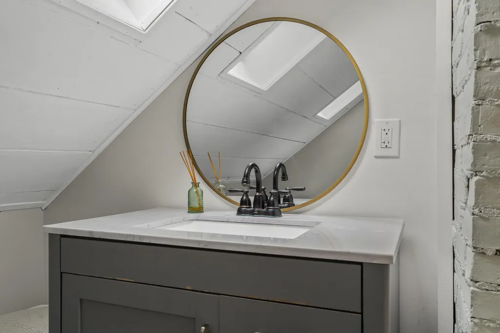 524 Cottage Road South Portland ME 04106